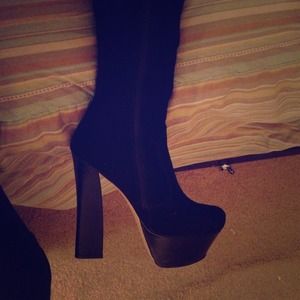 H by Halston (Bonita)