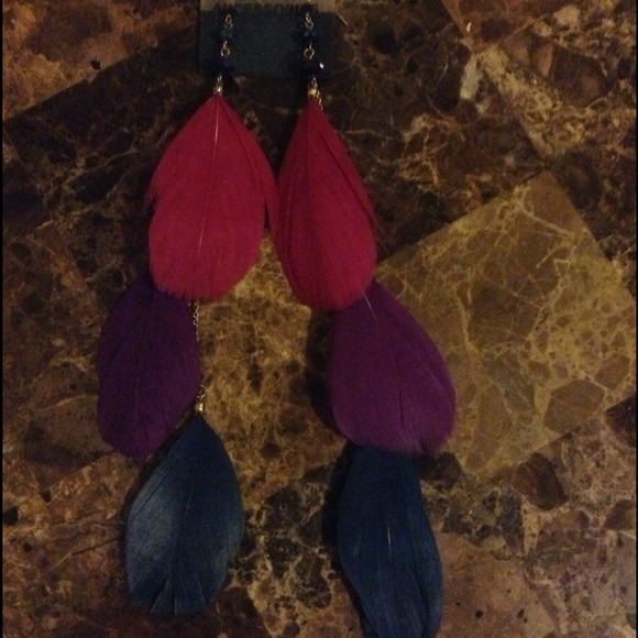 Feathered earrings - Picture 1 of 1