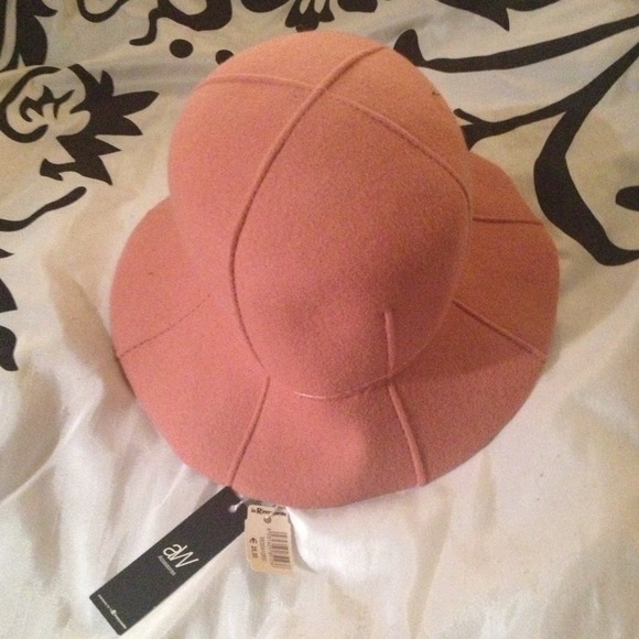 ✨Reduced 👀 ✨ Italian Hat