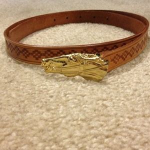 Horse buckle leather belt