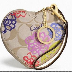 ❤Coach Daisy Appliqué Heart Coin Purse ❤