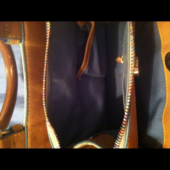🎈🎈TRADED🎈🎈👜Dooney & Bourne small purse 👛🎀 - Picture 3 of 4