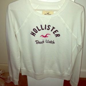 White long sleeve Hollister pull-over sweater