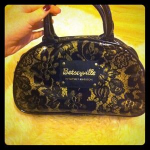 BETSEY JOHNSON makeup bag 🎀