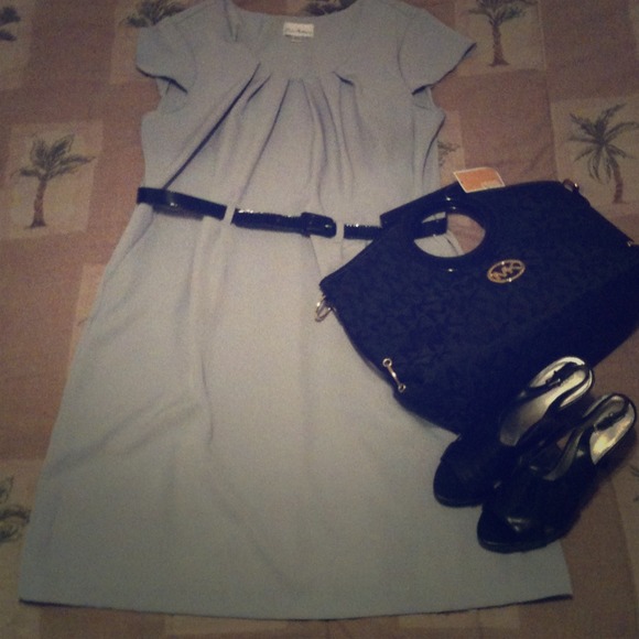 💢SOLD💢 Grey belted dress