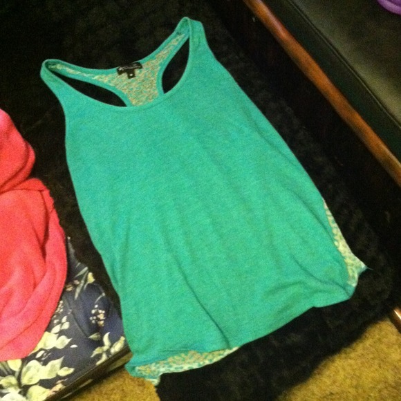 Tank top - Picture 2 of 3