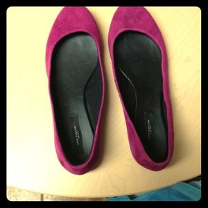 Ann Taylor Magenta Flats