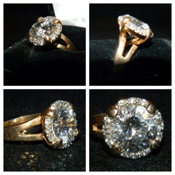 🔴SOLD🔴GORGEOUS gold tone ring