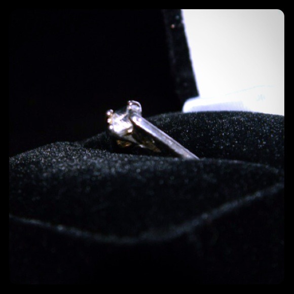 🔴SOLD🔴Cute little solitaire