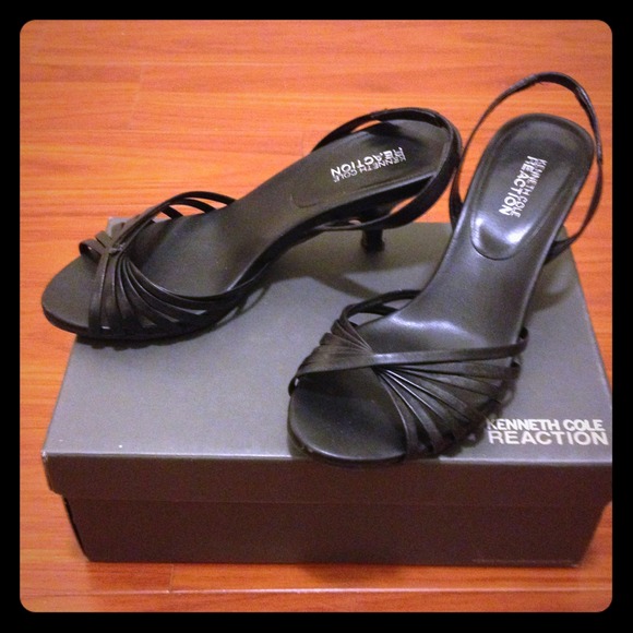 Kenneth Cole black sandals