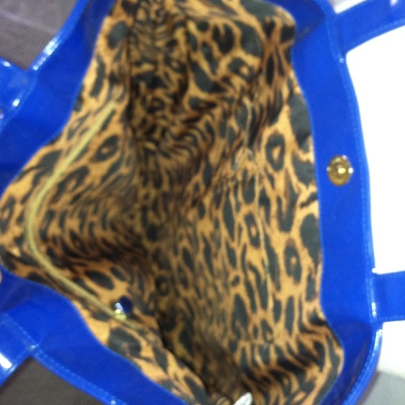 REDUCED! ⬇ Victoria's Secret Blue Carry All bag - Picture 2 of 4