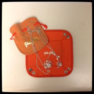 Folli Follie flower necklace