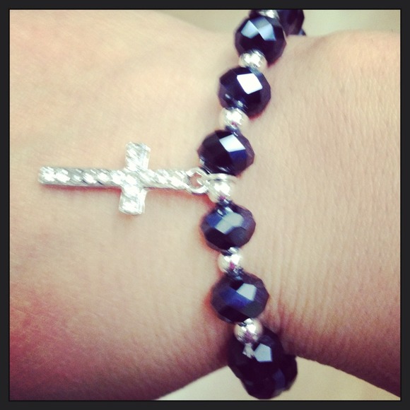 Beaded cross bracelet