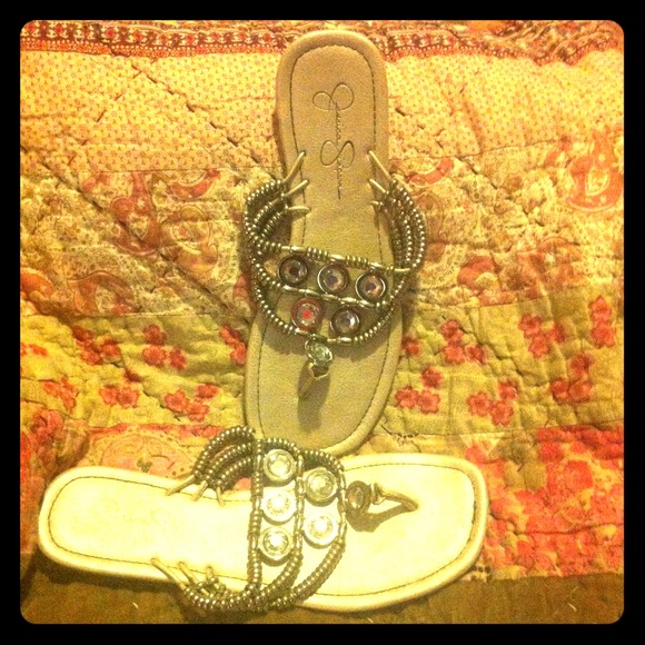 Sz 8 Jessica Simpson Silver Carsi thong Sandals