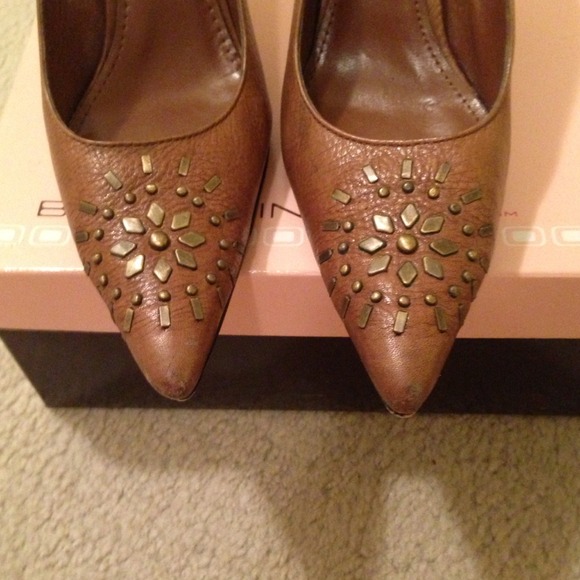Heels - Picture 2 of 3