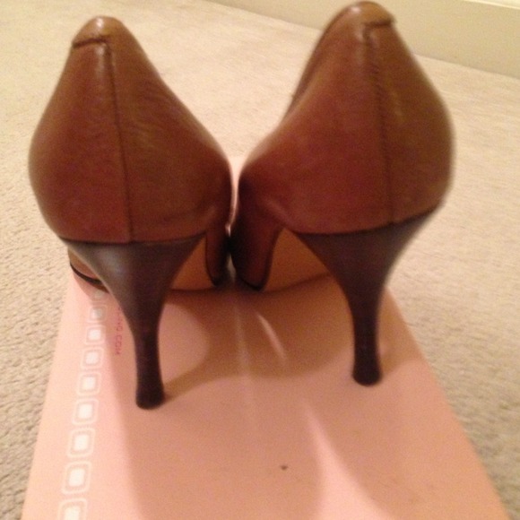 Heels - Picture 3 of 3