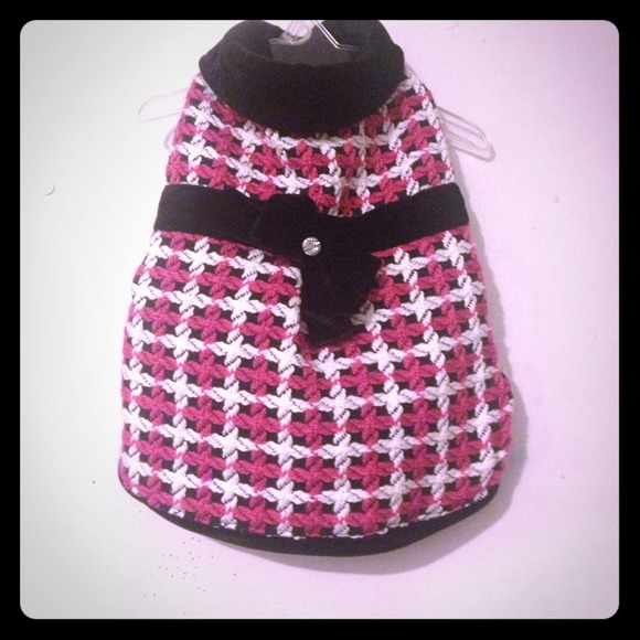 Cute dog sweater!!