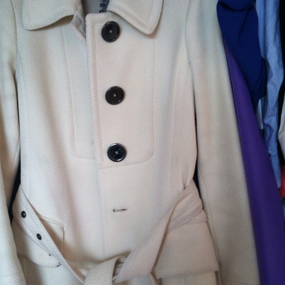 Burberry ivory wool coat, size 4 - Picture 3 of 4