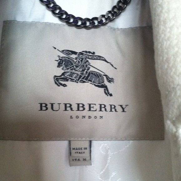 Burberry ivory wool coat, size 4 - Picture 4 of 4