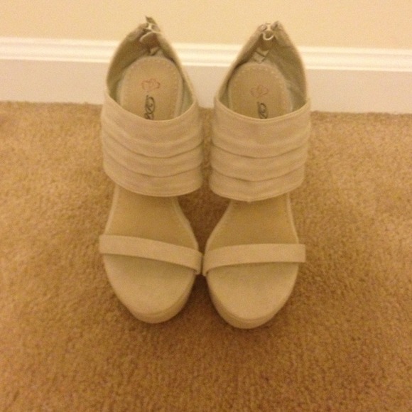 ⚡Reduced price⚡Khaki wedge