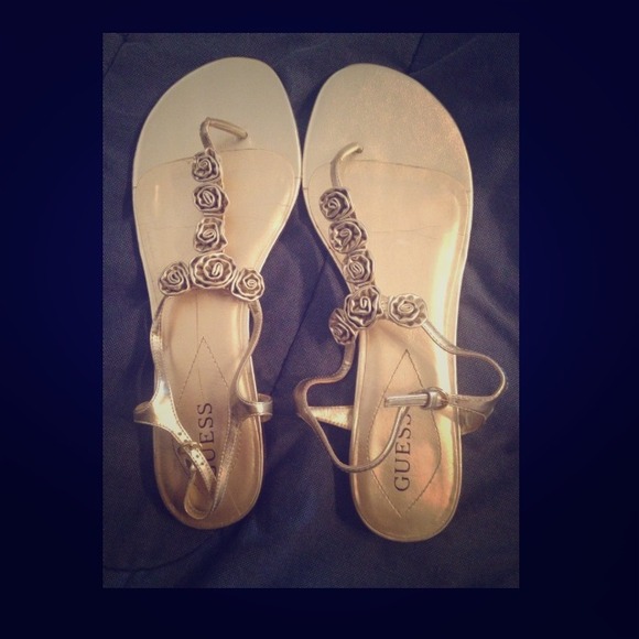 🔴Sold🔴Guess sandals