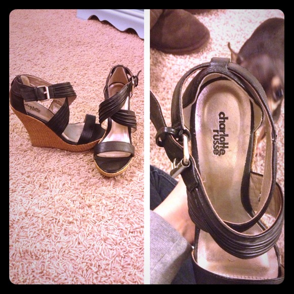 REDUCED🌟Black Wedges