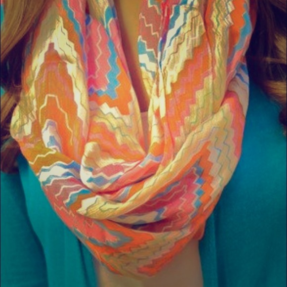 Never Been Worn Spring Colors Lightweight Scarf - Picture 1 of 1
