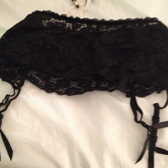 *****SOLD*****Garter lace mini skirt