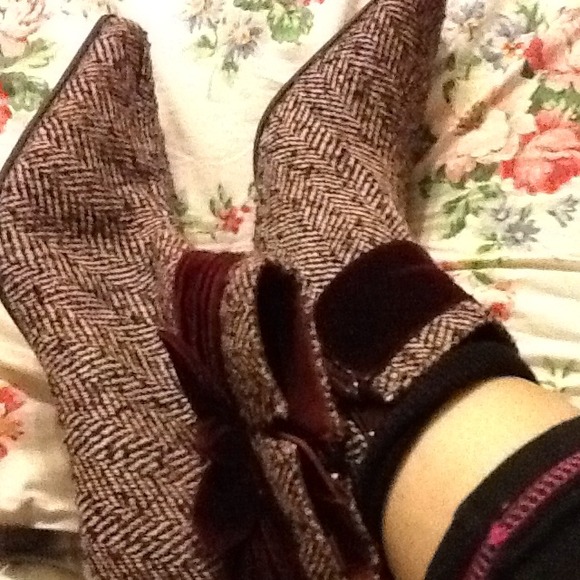 Booties - Picture 3 of 4