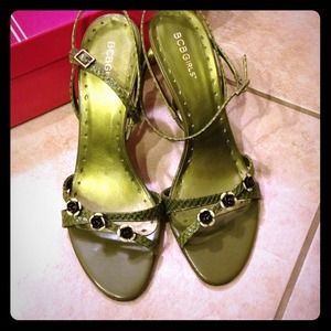 **SOLD** BCBGirls green snakeskin strappy heels