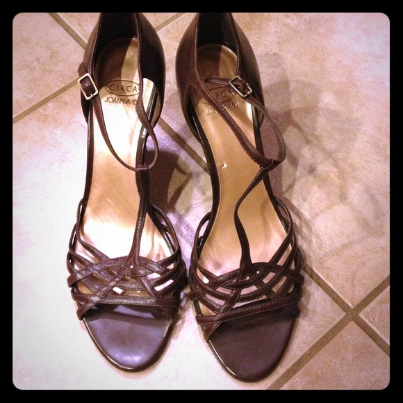 Sold in bundle: Joan & David leather wedge sandals