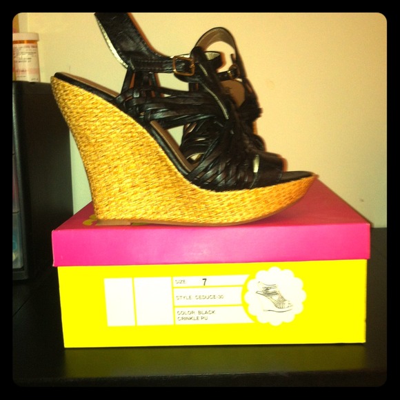Size 7 Charlotte Russe black sandal wedges