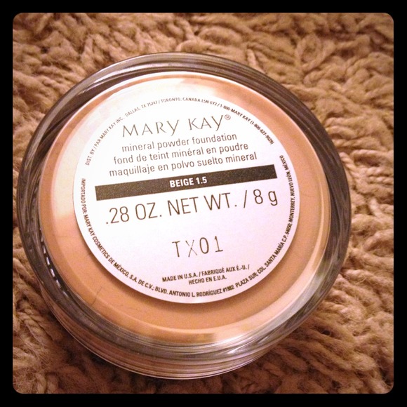 SOLD! Mary Kay Beige 1.5 Mineral Powder Brand New