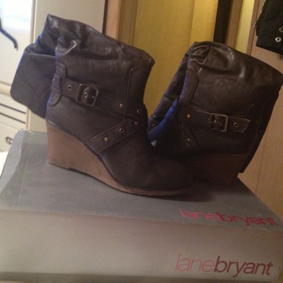 ** RESERVED FOR @soblessed215** Wedge Knee Boots