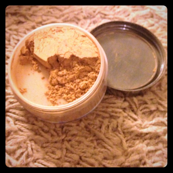 SOLD! Beige 1 Mary Kay Mineral Powder Foudation