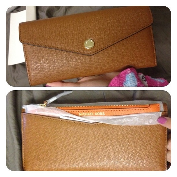 ❌SOLD!❌  Authentic Michael Kors wallet
