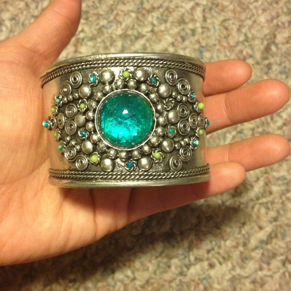 ❗SOLD❗Pewter silver and teal accent bracelet
