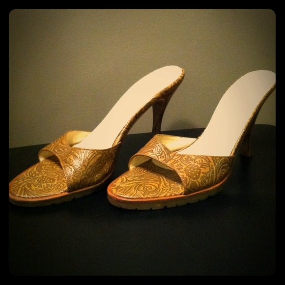 Bebe Brown Heels
