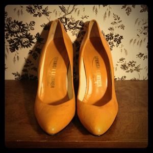 Super sexy mustard herls