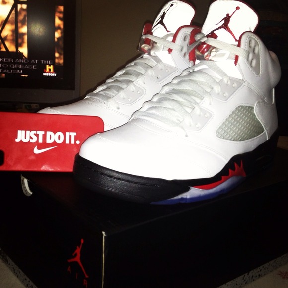 Nike Shoes - Never tried on factory laced Air Jordan 5