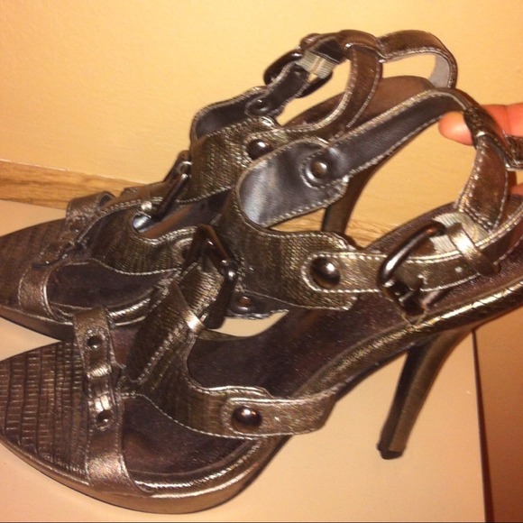 Delicious Shoes - Silver high heels