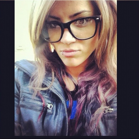 Meet ur seller! - Picture 4 of 4