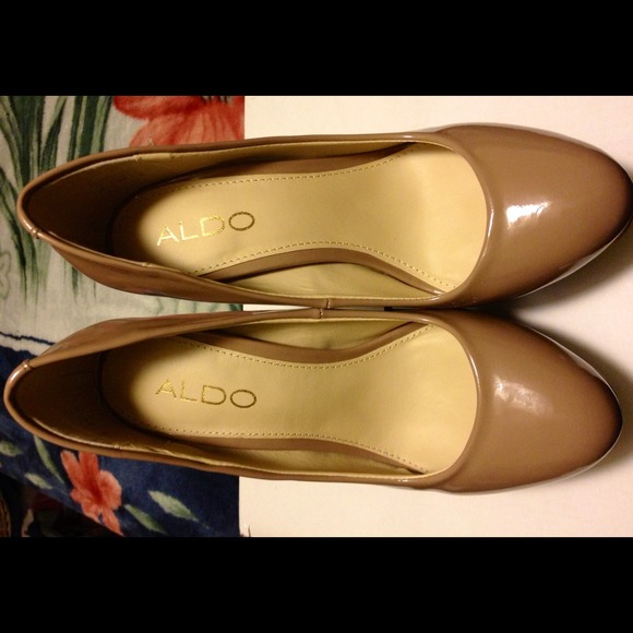 High heels! Classic nude pumps - Picture 2 of 3