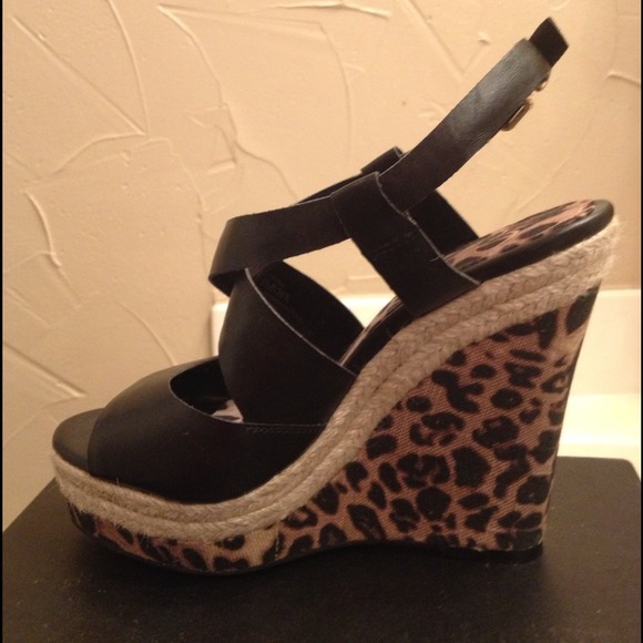 Jessica Simpson Size 5 Wedges