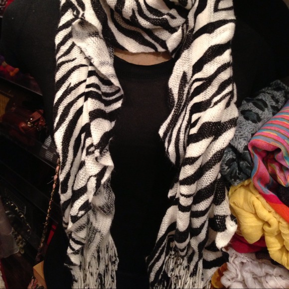 NEW White Ruffle Scarf with Zebra Stripes - Picture 2 of 2