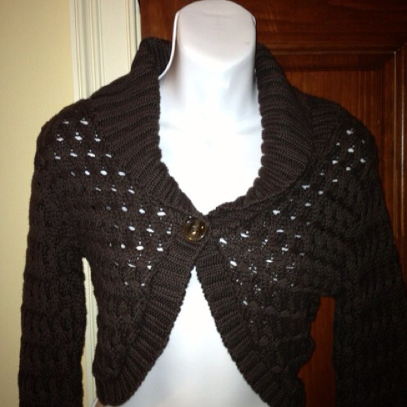 Cropped sweater MAKE OFFER-reduced - Picture 1 of 1