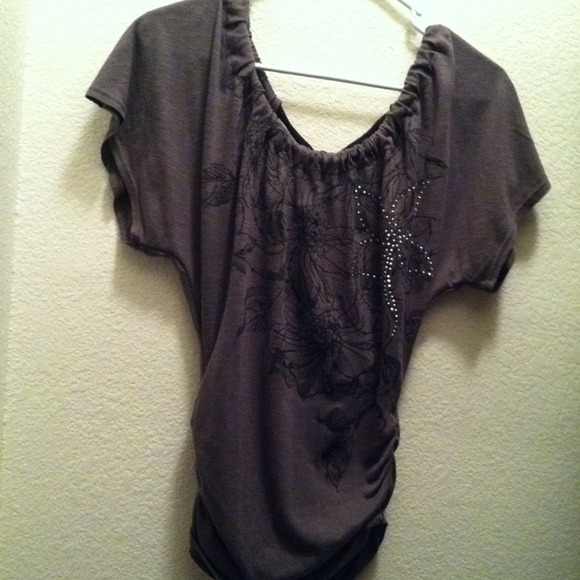 🚫Summer3835🚫🔥Reduced🔥 flower design.