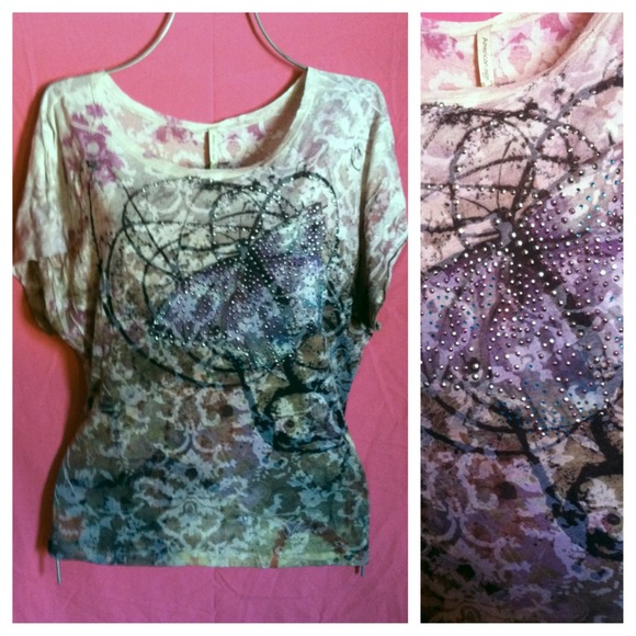 Rhinestone diamond top.