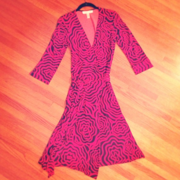 Diane von Furstenburg Dresses & Skirts - *Reserved* DVF wrap dress