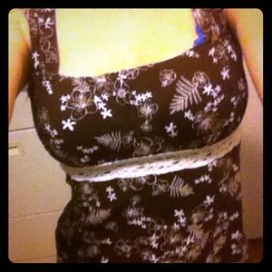 ⭐Brown Floral Top⭐ties in back. Knit accent